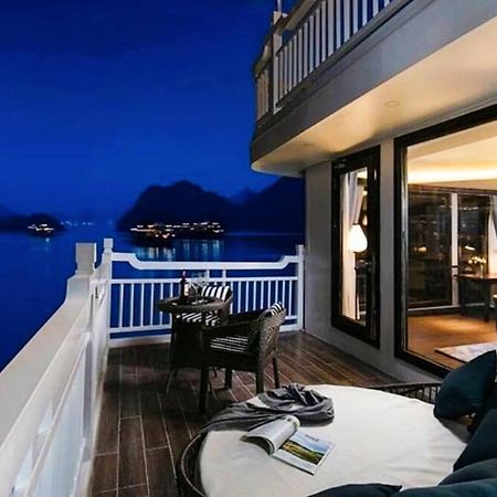 Lotus Elegance Cruise Hotel ฮาลอง ภายนอก รูปภาพ